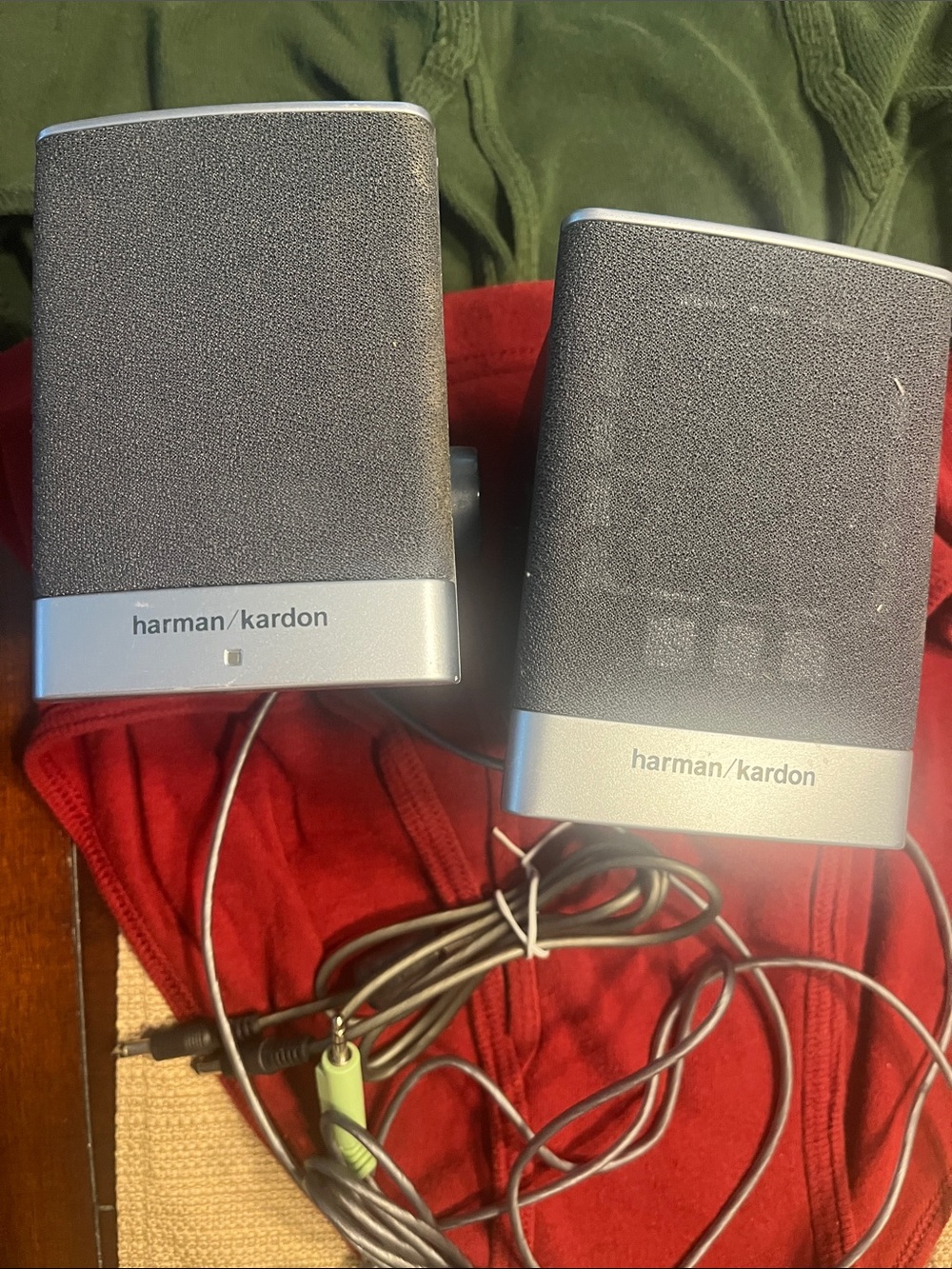 #10. Hartman Kardon Black and Silver Portable Desktop SpeakersHP